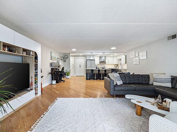 5th image of 8560 W Foster Ave Unit 203