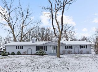 1247 N Erickson Dr, Kankakee, IL 60901