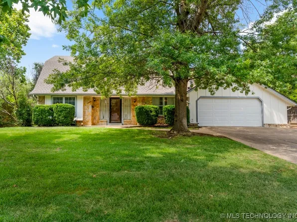 5923 E 48th St S, Tulsa, OK 74135