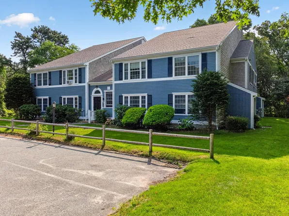 2 Englewood Drive APT F8, Harwich, MA 02645
