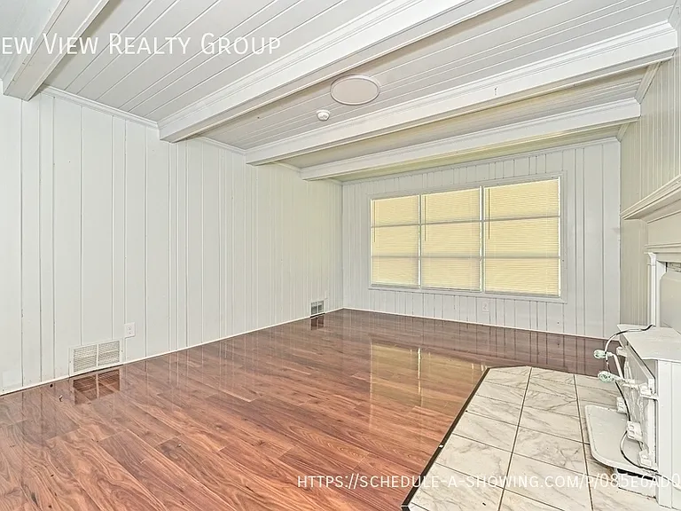 217 Bennett St — Photo 2