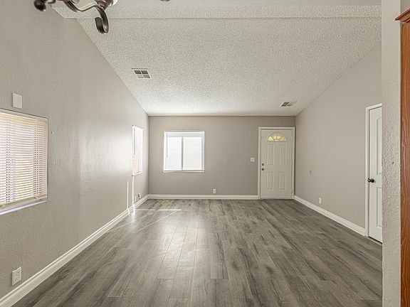 5th image of 2335 Rosewood Ave