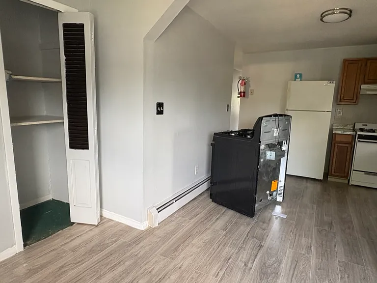 208 Main St #B — Photo 6