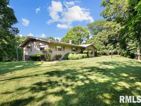 2800 River Heights Rd, Rock Island, IL 61201