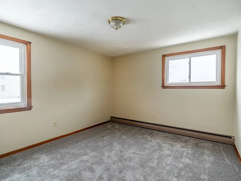1240 Center Rd — Photo 6