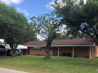 409 Sunset Dr, Edna, TX 77957