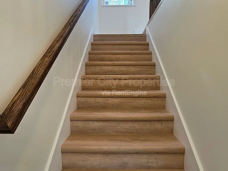 240 McGregor Ave #1 — Photo 2