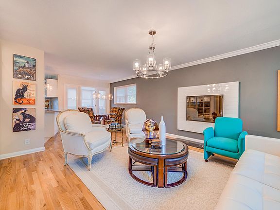 3rd image of 522 Kingdel Dr