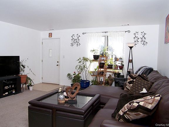 3rd image of 51 Rocky Point Yaphank Rd #5