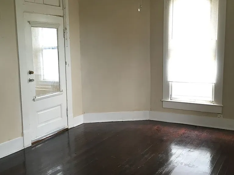 1018 S Olive St — Photo 8