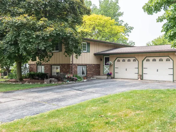 8632 West Bottsford AVENUE, Greenfield, WI 53228