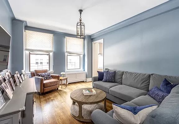 4th image of 161 W 75th St #3BC
