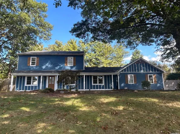 11 Henearly Drive, Miller Place, NY 11764