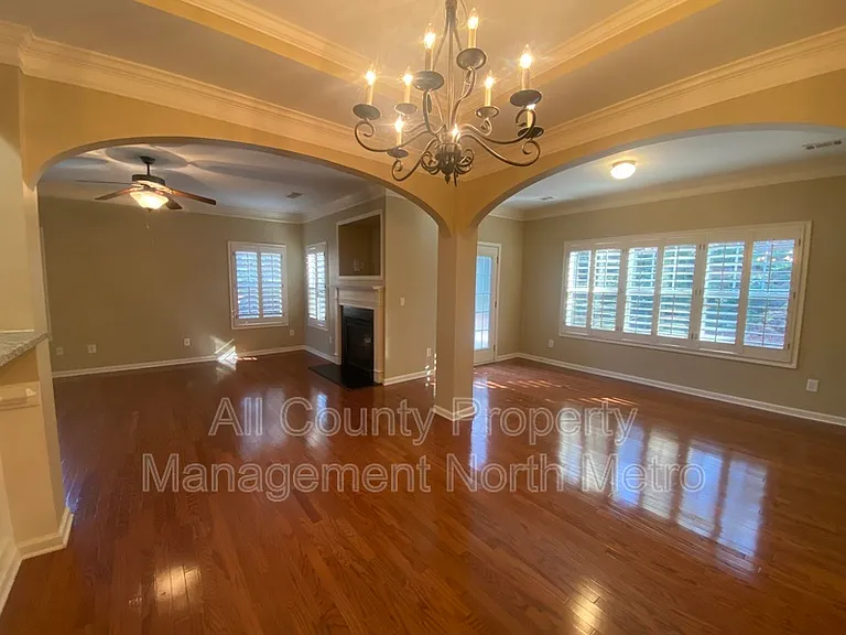 5365 Donehoo Ct — Photo 4