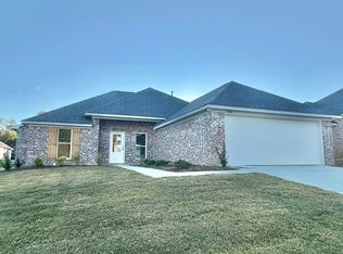 108 Madisonville Dr, Canton, MS 39046
