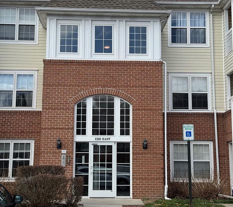 1st image of 1310 Sheridan Pl Unit 28