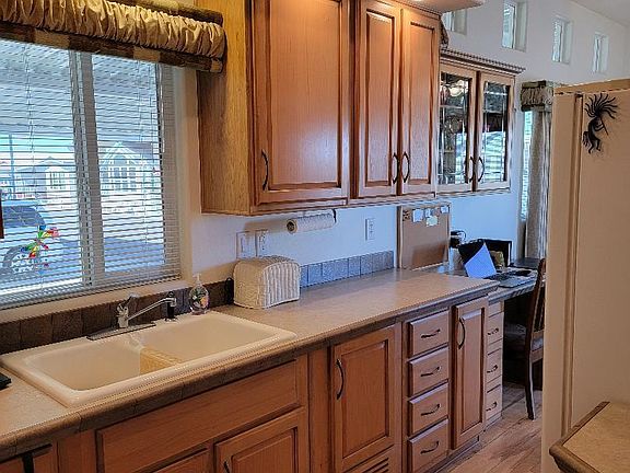 2nd image of 419 E Saguaro Dr