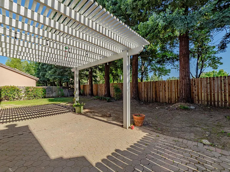 359 Seaton Dr — Photo 30