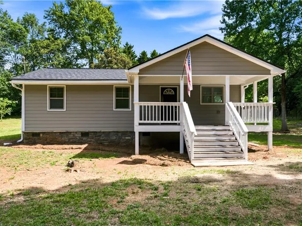 108 Upland Dr, Maysville, GA 30558