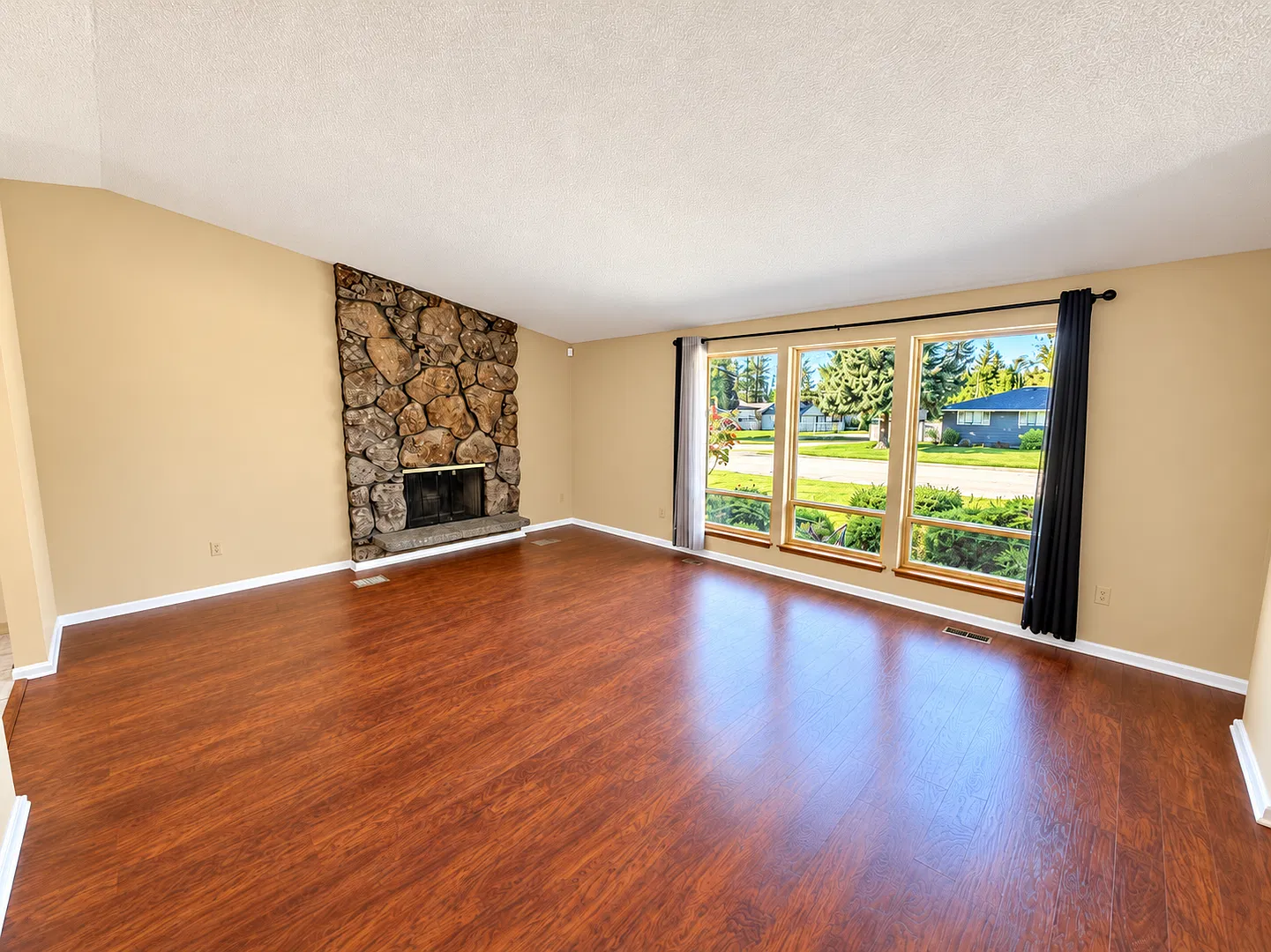 10906 E. 27th Ave Spokane WA 99206 - NuKey Realty & Property Management LLC — Photo 2