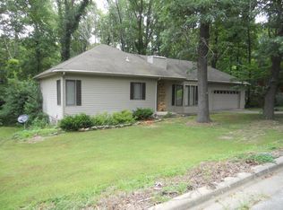 1009 Wildwood Dr, Cassville, MO 65625
