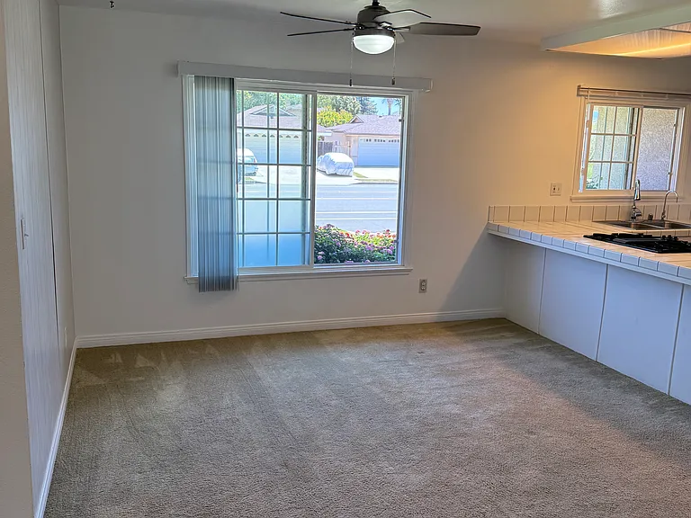 891 Rosewood Ave — Photo 12