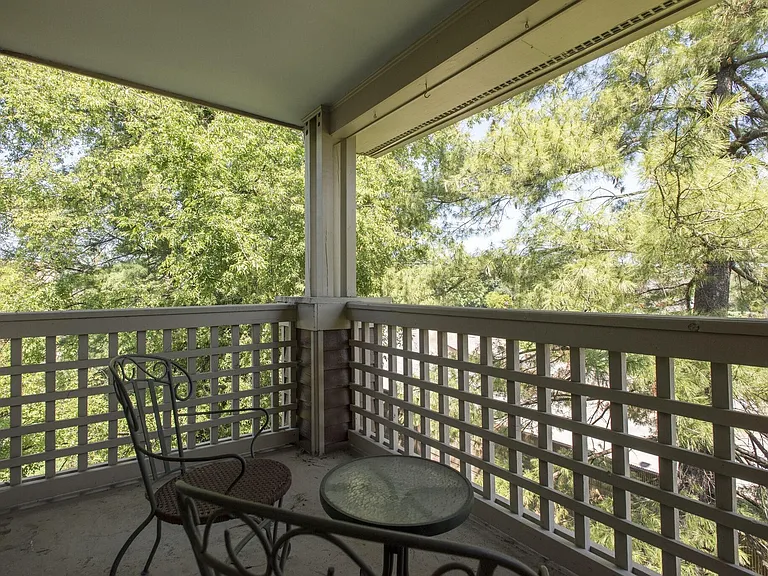Hillsboro Pl — Photo 14