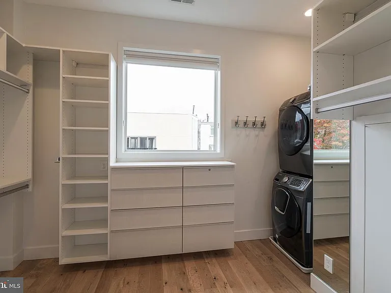 313 Fulton St — Photo 29