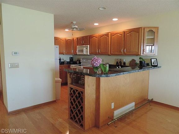 4th image of 1476 W Harbour Towne Cir