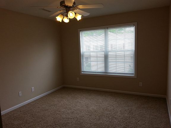 3rd image of 306 Windwood Ct #1