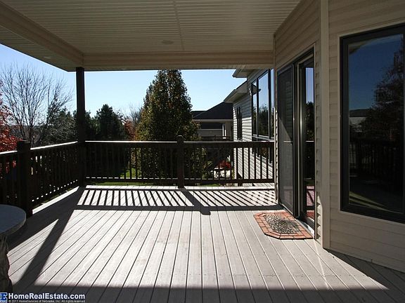 5th image of 9400 Larges Ct