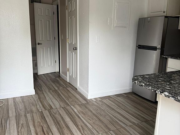 5th image of 807 Weldona Ln Unit 106