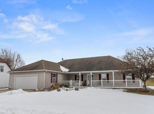 241 Clover Ln, Fredonia, WI 53021