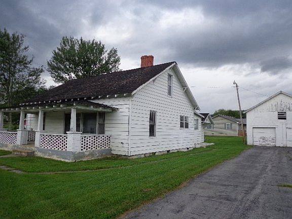 2nd image of 904 Highway 421 N