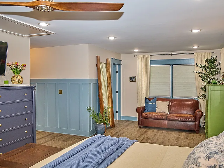 305 Ship Point Rd — Photo 32