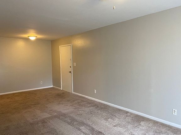 3rd image of 2819 N Ohenry Blvd APT C