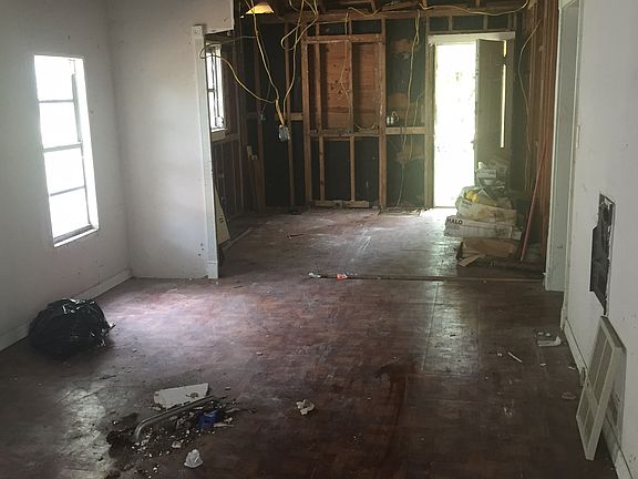 2nd image of 5909 N 15th St #Fixer-uppe