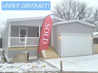 72 Parkwood Rd, Elgin, IL 60123