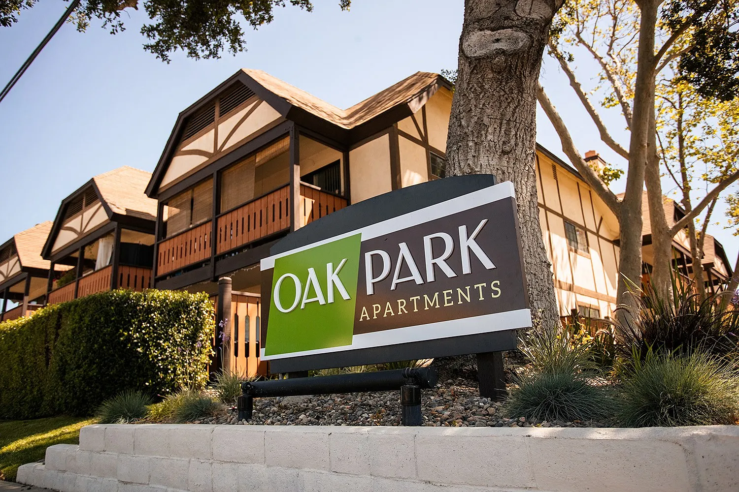 Oak Park Apartments — Photo 2