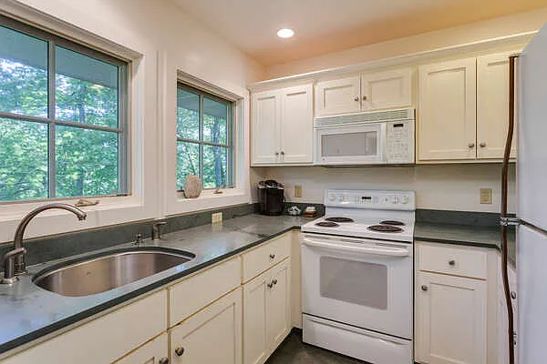 283 Broad Axe Rd — Photo 6