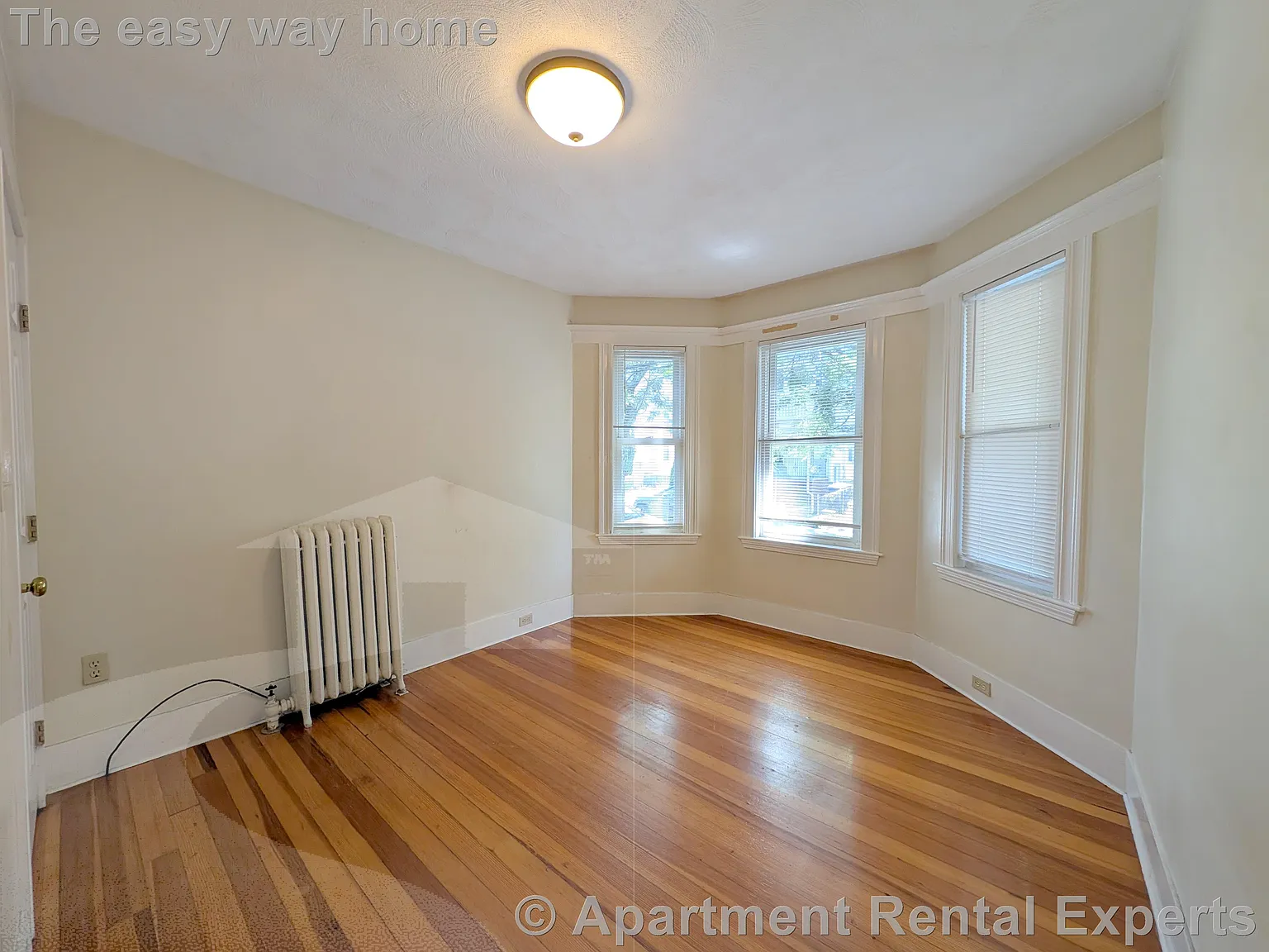 3 bed, 1100 sqft, $3,300 — Photo 3