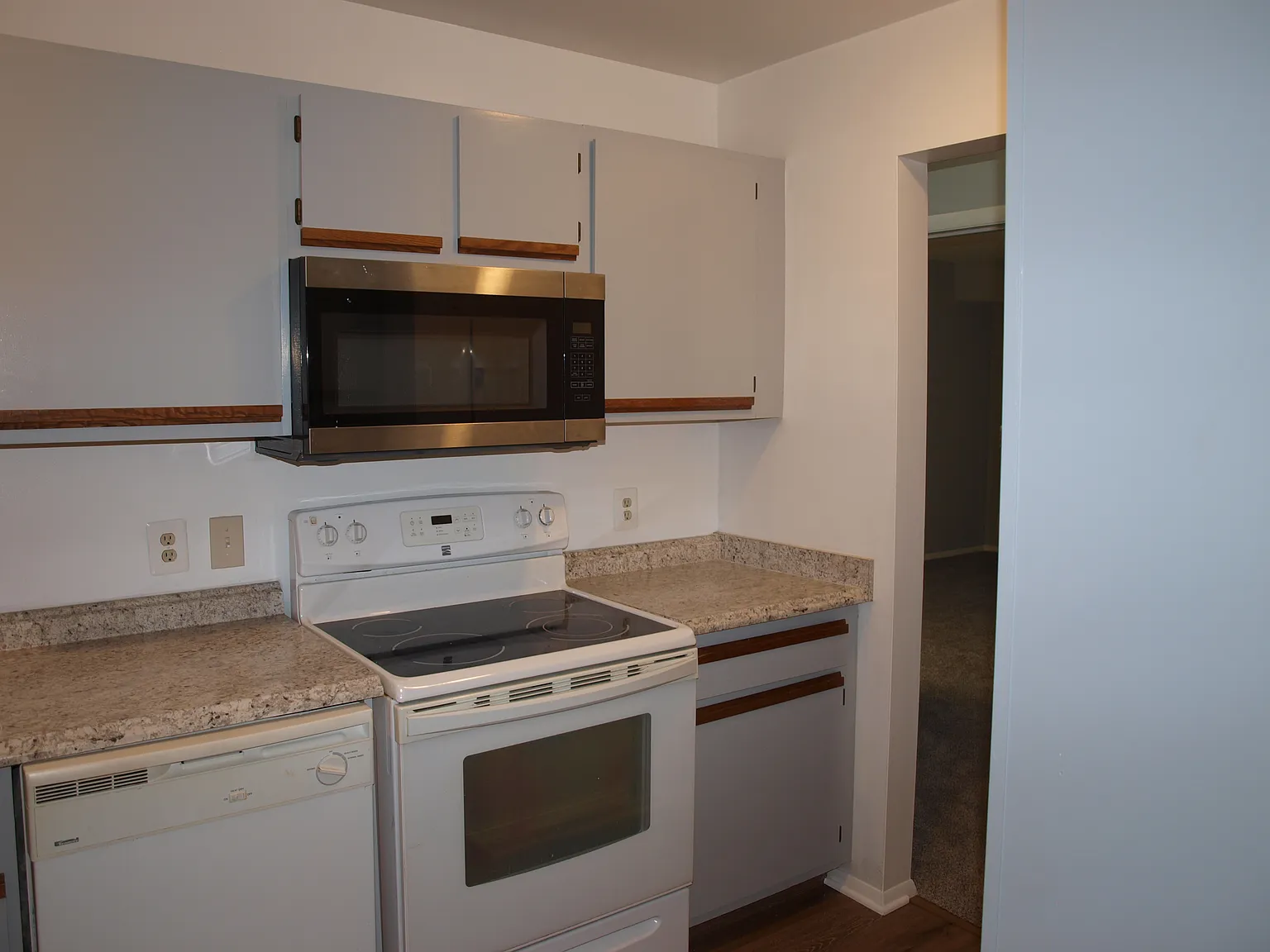 1 bed, 760 sqft, $1,600 — Photo 2