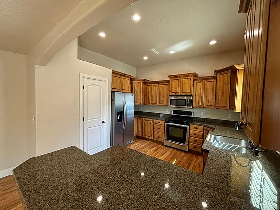 4th image of 4017 W Cypress