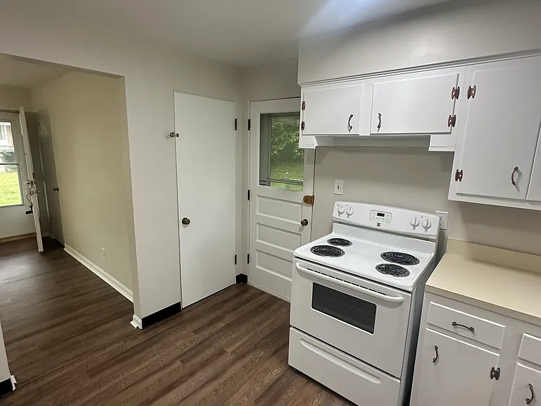 726 Rodney St — Photo 24