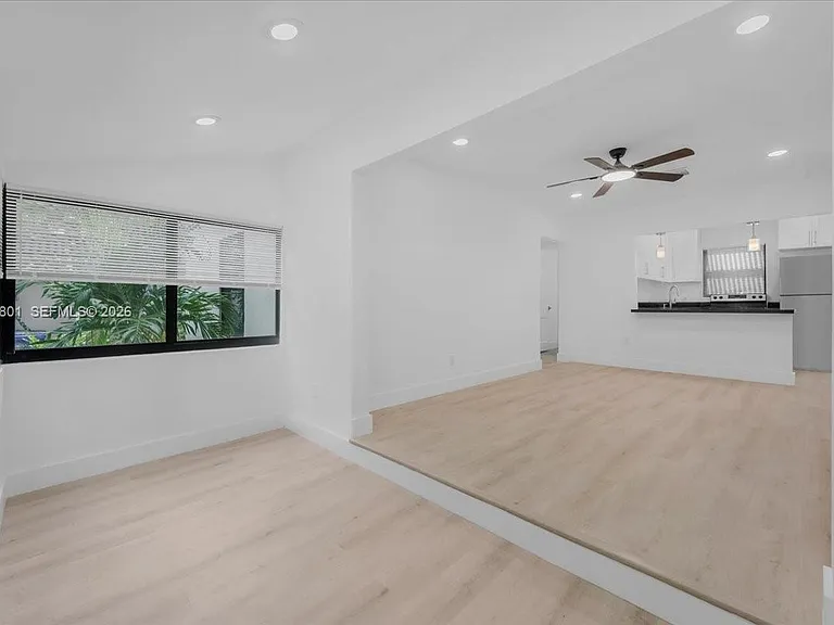 5220 SW 6th St — Photo 19