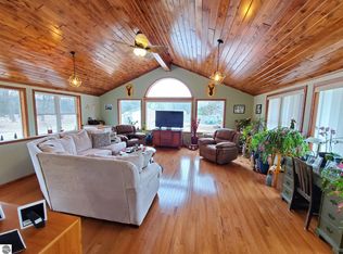 7122 N 43 1/2 Rd, Manton, MI 49663