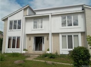 7131 Timberview Trl, West Bloomfield, MI 48322