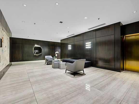5th image of 680 N Lake Shore Dr APT 212