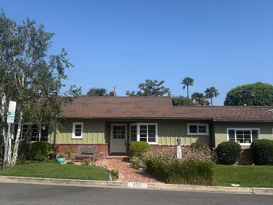 1st image of 4221 W Toluca Lake Ln