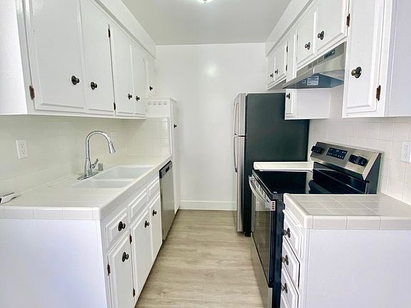 2nd image of 11963 Walnut Ln #156-4